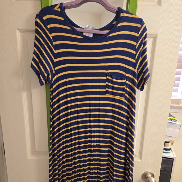 LuLaRoe Dresses & Skirts - 2/$20 LuLaRoe Carly Dress Size XS - NWOT